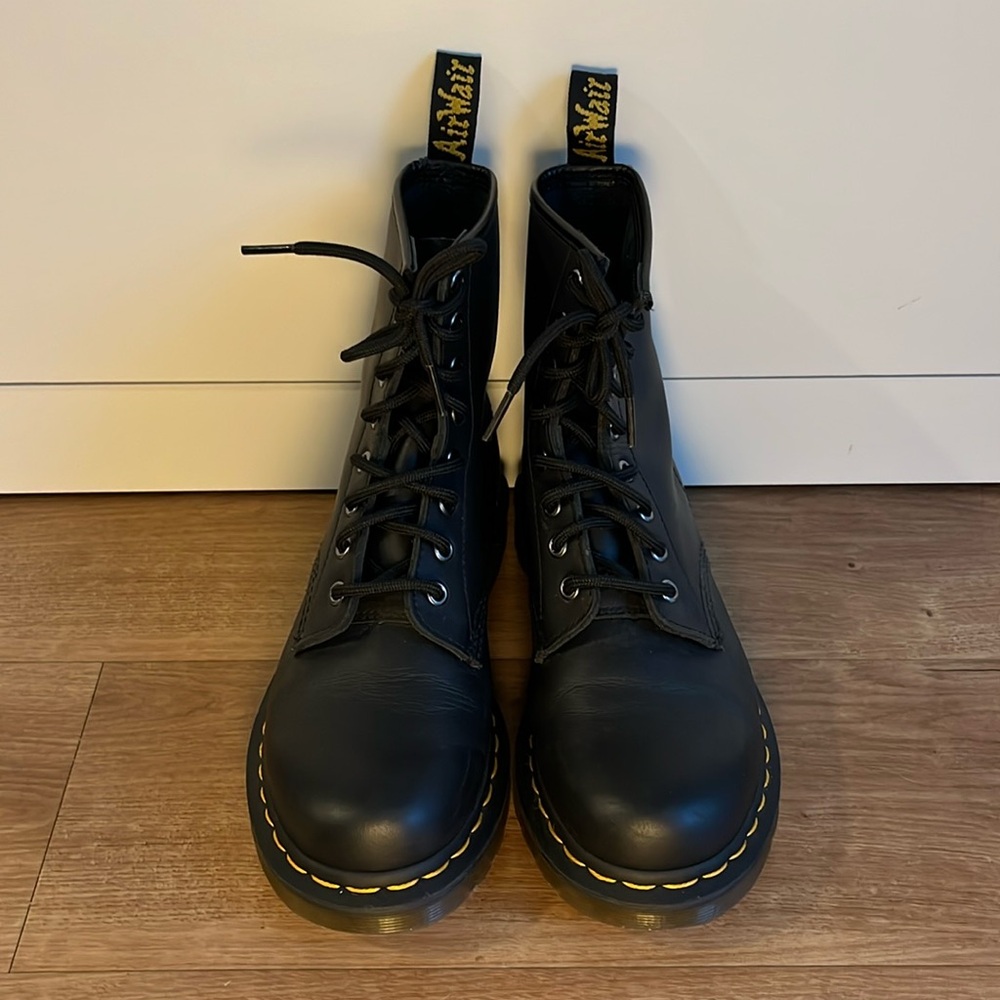 Dr.martens 1460 8-eyes boots